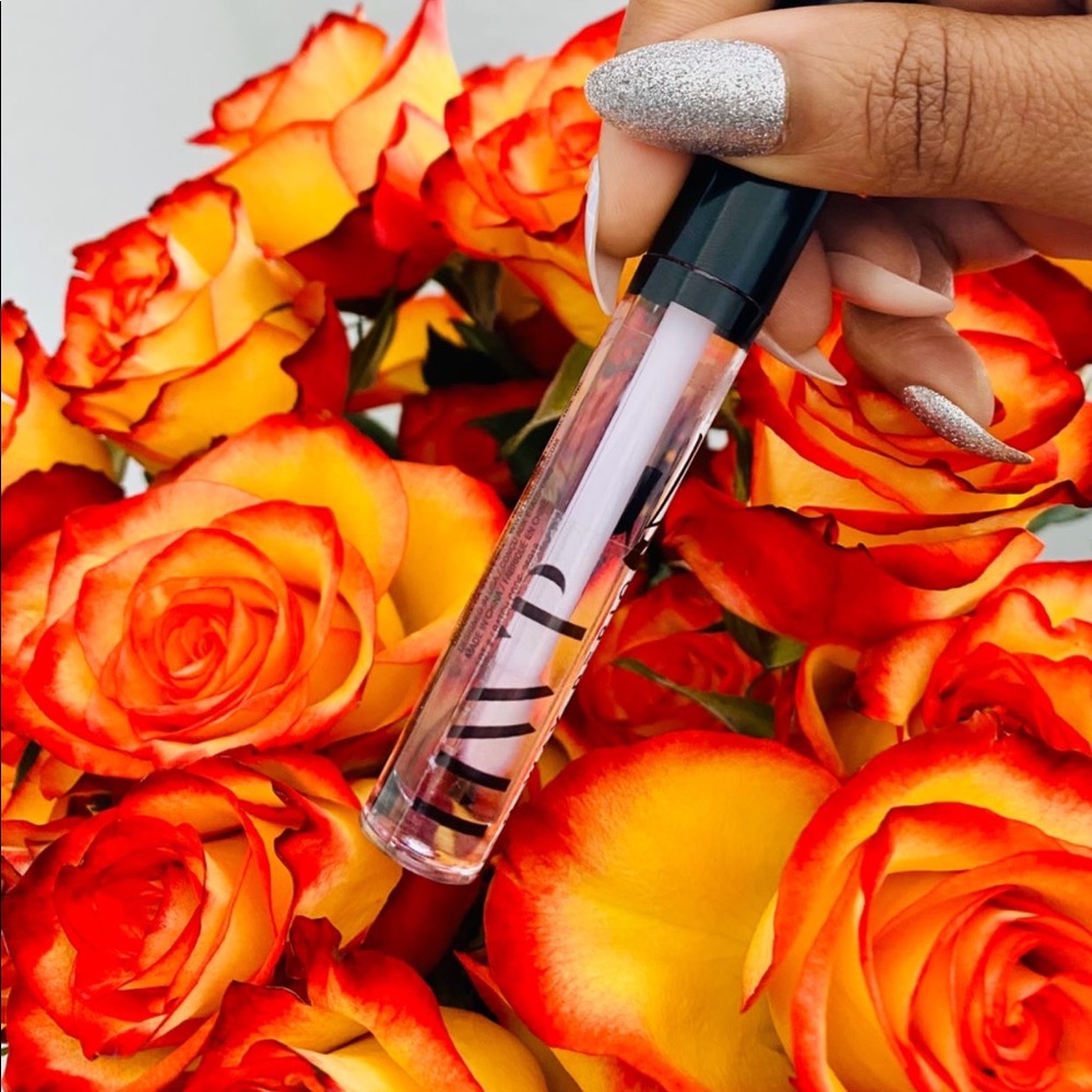 Lip oil :Grape